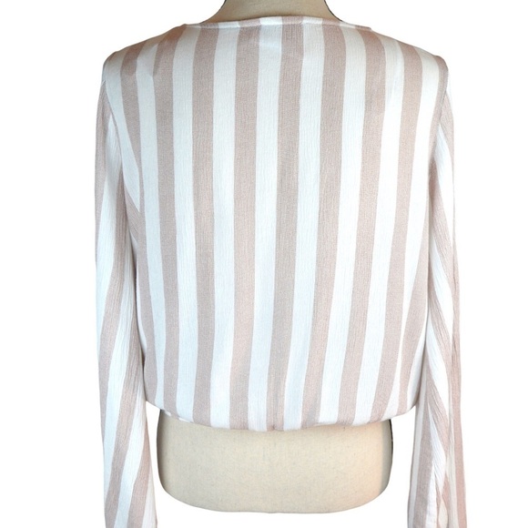 SADIE & SAGE V-Neck Crossover Bell Sleeve Top, Blush & White - Medium - Picture 7 of 9